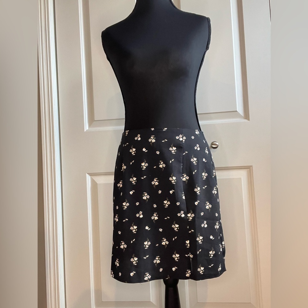 Aeropostale Women’s Black and Floral Print Mini Skirt